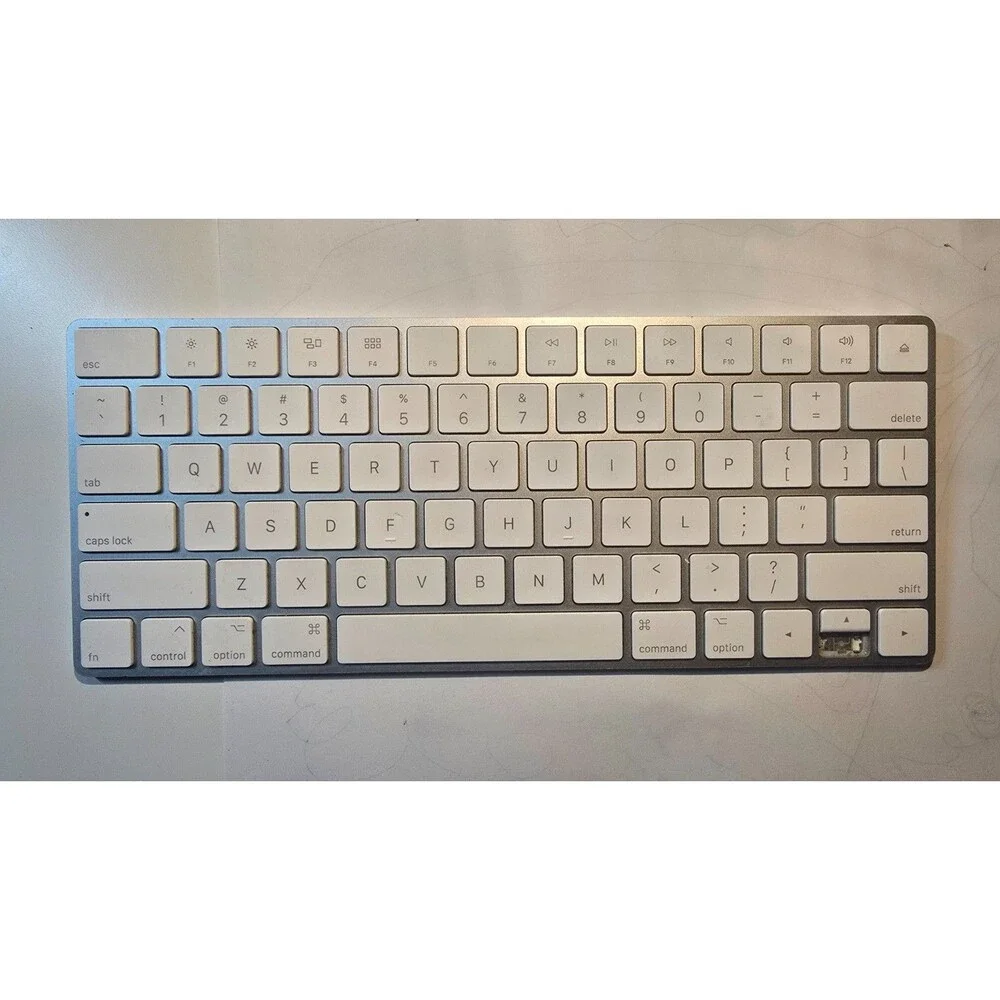 Apple Magic Keyboard 2‎ (A1644) – Silver – Tested & Working (Missing Key)